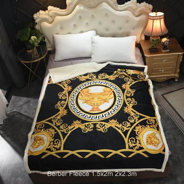 Versace 1.5x2m 2x2.3m n06